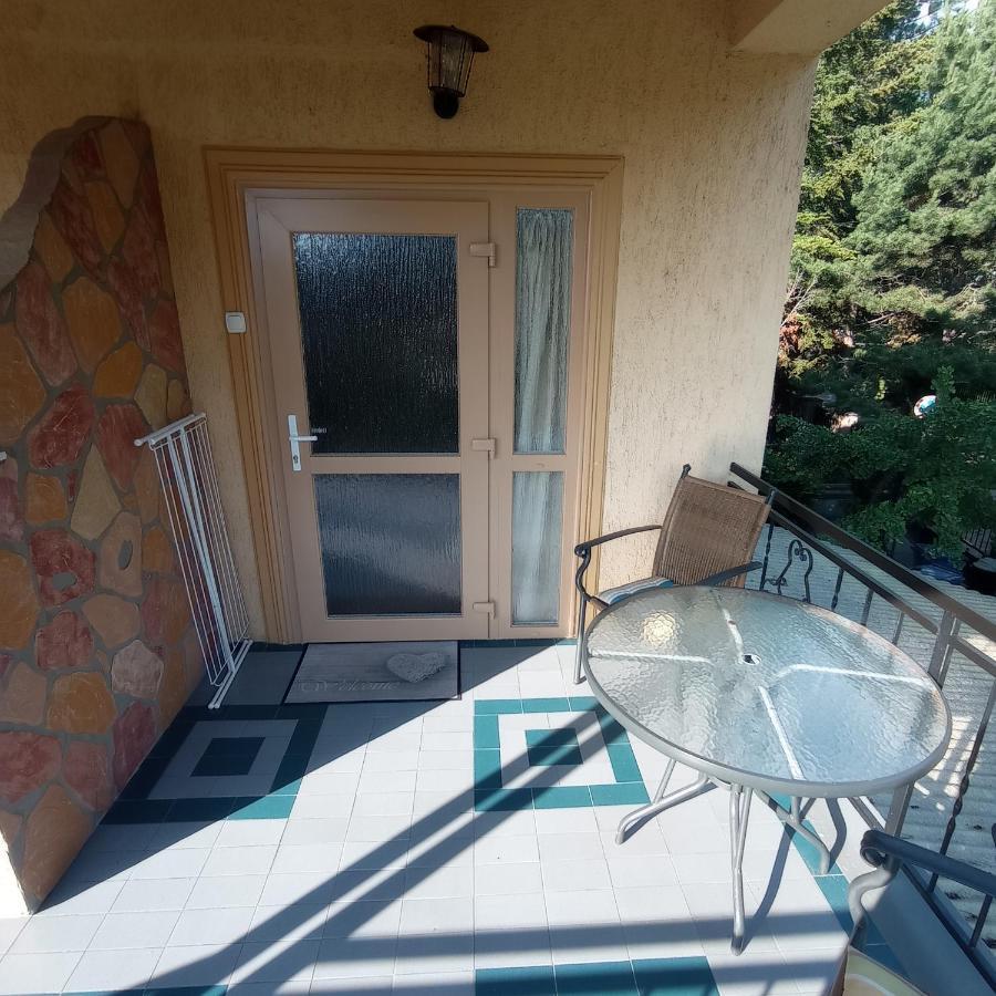 Rozsa Apartman Alsóörs Esterno foto