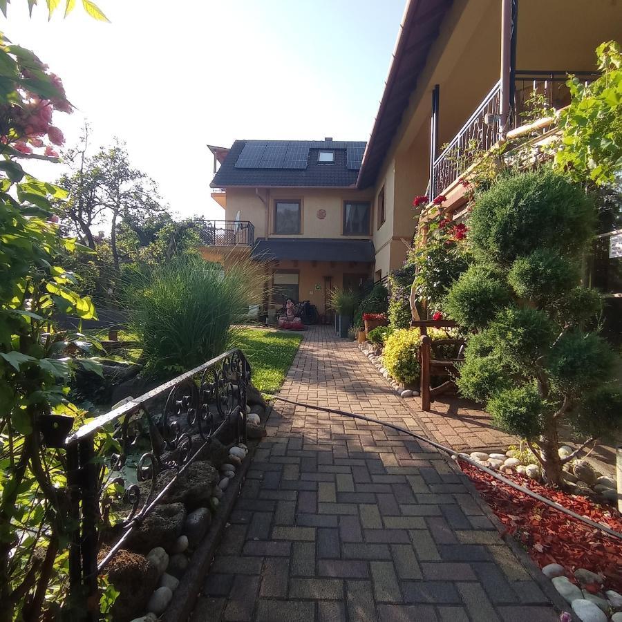 Rozsa Apartman Alsóörs Esterno foto